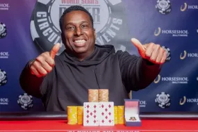 موريس هوكينز يعادل الرقم القياسي ويفوز بلقب WSOPC الثامن عشر