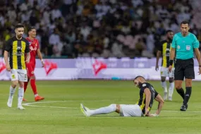 إصابة بنزيمة تقلق الاتحاد في دوري روشن