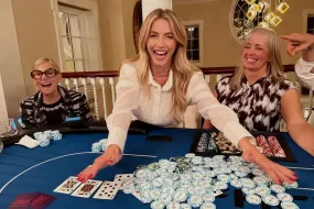 نجوم السينما يلعبون البوكر لتمكين المرأة- جوليان هوف تفوز بالبطولة