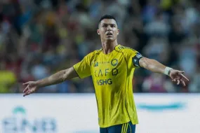 كريستيانو رونالدو والنصر- معاملة ذهبية واحتجاجات الأهلي في كأس السوبر