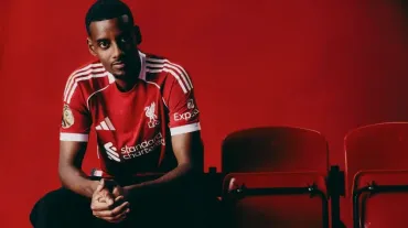 ليفربول تحطم الأرقام القياسية بصفقتي فيرتز وإيساك المذهلة