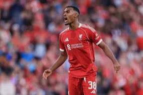 ريان جرافنبرش يغيب عن مباراة ليفربول وبورنموث- إليكم السبب