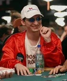 توجيه الاتهام لمؤسس SealsWithClubs بتشغيل موقع بوكر غير مرخص باستخدام بيتكوين.