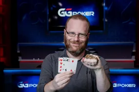 فيل هيلموث يخسر لقبه الـ17- فريدمان يحقق فوزًا تاريخيًا في بطولة WSOP
