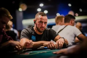 مايكل ميزراشي- عائلة مقامرة وبرشلونة بوكر