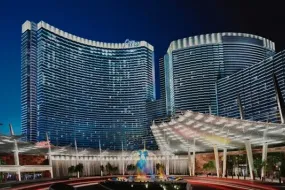 حساب بونومو و ميرسير عن مقامر آريا المحتال في بطولة الـ 25 ألف دولار