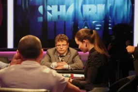 ساموايز القرش- شون أستين يتألق في عالم البوكر