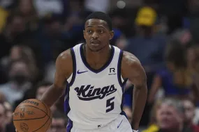 انتقال فوكس إلى سبيرز- الملك، الثيران، ويمبانياما في صفقة ضخمة