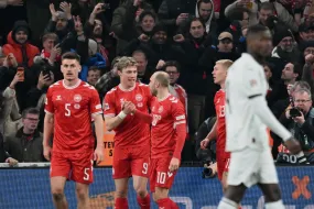 هويلوند يقود الدنمارك للفوز على البرتغال في دوري الأمم