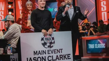 扑克快玩:杰森·克拉克赢得未来三十年WSOP主赛事参赛席位