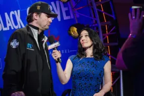 بوكر يومي- مواساة فيل، مطاردة شينو، صورة شخصية حزينة في WSoP