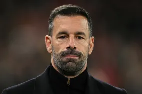 رحيل فان نيستلروي وتعيين أموريم مدربًا دائمًا لمانشستر يونايتد