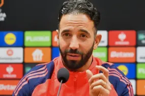 نابولي يضغط على رااسموس هويلوند- مفاوضات متقدمة مع مانشستر يونايتد