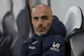 صفقة سيمونز في خطر- تشيلسي يواجه عقبات بسبب الشروط الحالية