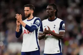 انتقال بيسوما المحتمل- فنربخشة يحاول، توتنهام يرفض عرضًا منخفضًا