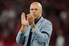 تغييرات ليفربول- رحيل تسيميكاس، بقاء كييزا، وتحديات خط الدفاع