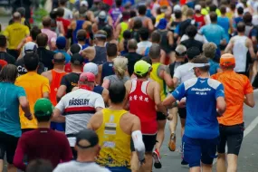 لاعب البوكر راسكونا يسعى لتحطيم الرقم القياسي لأطول جلسة لعب بوكر متواصلة عبر الإنترنت