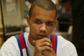 خسارة إيفي مليون دولار عبر الإنترنت وغيابه عن بطولة العالم للبوكر