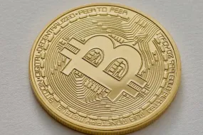 سرقة بيتكوين بقيمة 5 ملايين دولار وغسلها عبر Stake