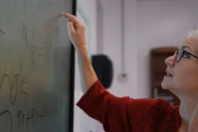 数学困境：教师准备与学生成绩