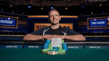 公平RNG真人发牌:2025 WSOP：金手链争夺战烽烟四起