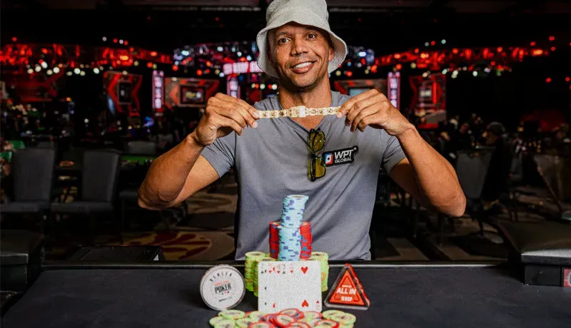 菲尔·艾维打破WSOP冠军荒,赢得第11个金手镯