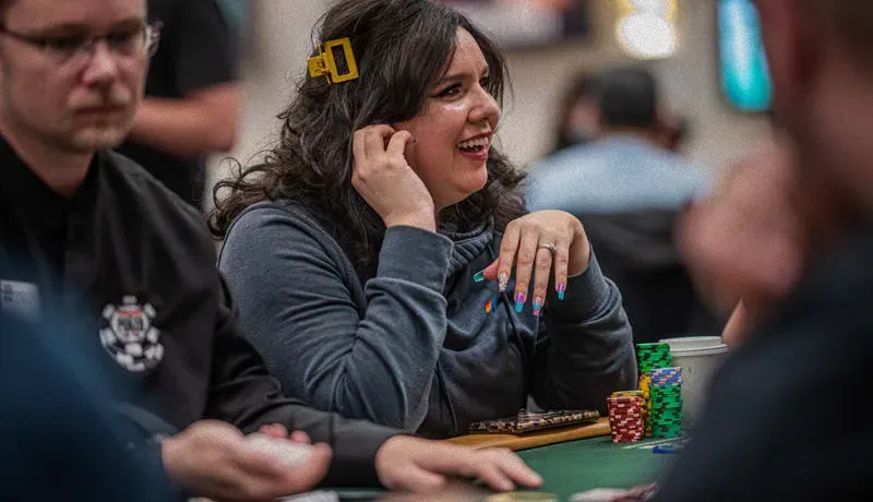 DB真人视讯:扑克赛场上的父女情：Amanda的WSOP之旅