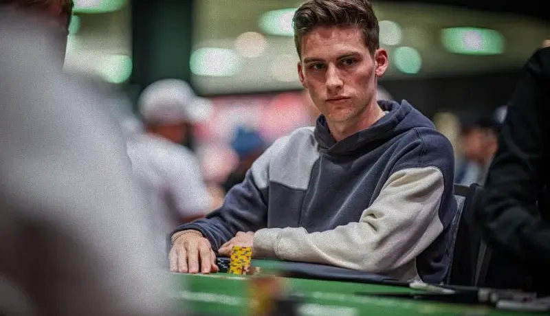 澳门真人百家乐在线:科尔·费拉罗的扑克之路：从默默无闻到WSOP新星