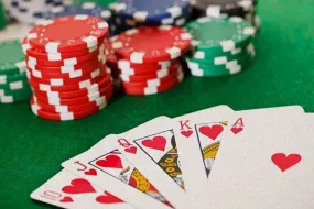 Poker.com معروض للبيع مقابل 20 مليون دولار- فرصة نادرة في عالم الألعاب