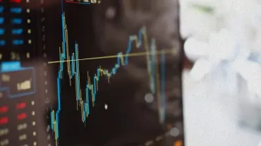 德州扑克专业版:科学游戏公司财务报告：收入下降，运营承压
