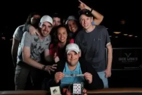 فوز لا يُنسى- قصة بطولة كيرك كالدويل في WSOP ورفاقه