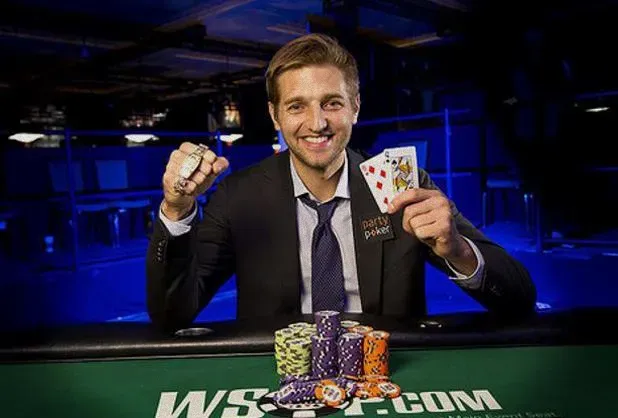 德州扑克注册送金币:2020年WSOP线上赛事：托尼·邓斯特夺冠