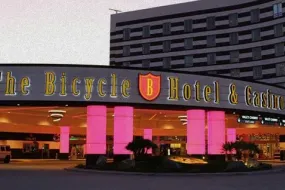 سلسلة بطولة العالم للبوكر تعود إلى بايسكل كازينو بجوائز مضمونة