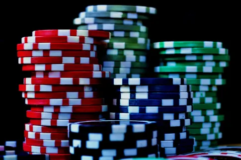 百家乐在线:扑克策略：翻牌前 4-Bet 和 5-Bet 的技巧