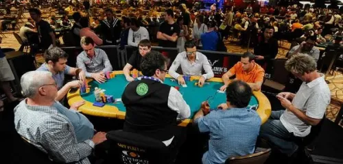 如何玩线上德州扑克稳赢:尤金·卡查洛夫赢得2011年WSOP七张牌梭哈冠军