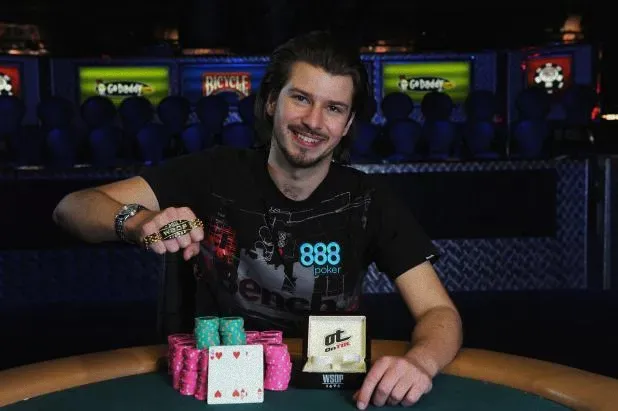 2011 WSOP:达伦·伍兹赢得六人制比赛,金·阮获亚军