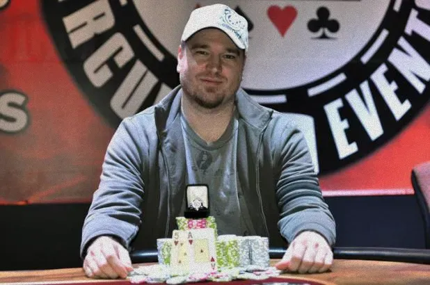 德州扑克注册送金币是真的吗:WSOP巡回赛Choctaw站战报：克拉克夺冠，赛事激烈