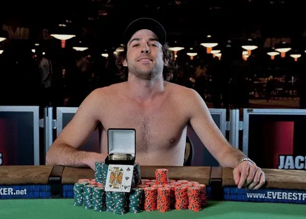 什么是德州扑克的冷静期:帕斯卡尔·勒弗朗索瓦赢得WSOP金手链，蒙特利尔大学生夺冠
