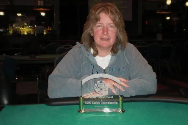 德州扑克网:克里斯·卡斯珀在 WSOP 巡回赛女士赛中夺冠