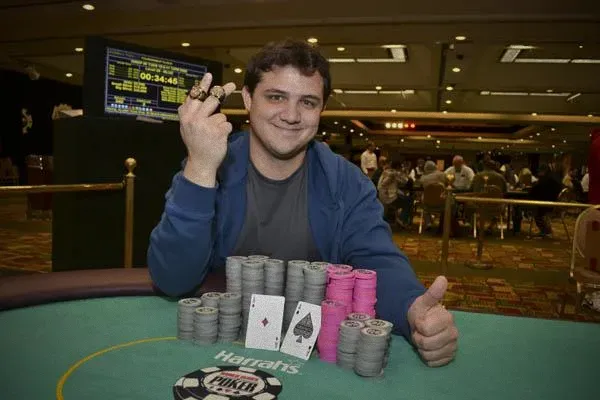 德州真钱局:WSOP扑克锦标赛：伊波利托赢得金戒指