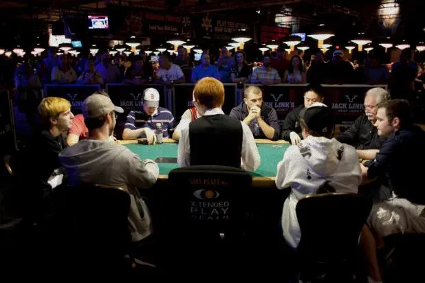 扑克注册:世界扑克系列赛（WSOP）：隧道尽头的时刻