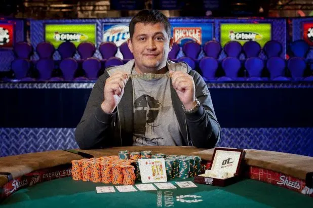 德州棋牌:米哈伊尔·拉希托夫赢得 2011 年 WSOP 无限制德州扑克冠军