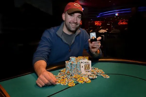 德州扑克小内存:乔尔·卡斯珀在太浩湖哈维斯赌场赢得WSOP巡回赛金戒指