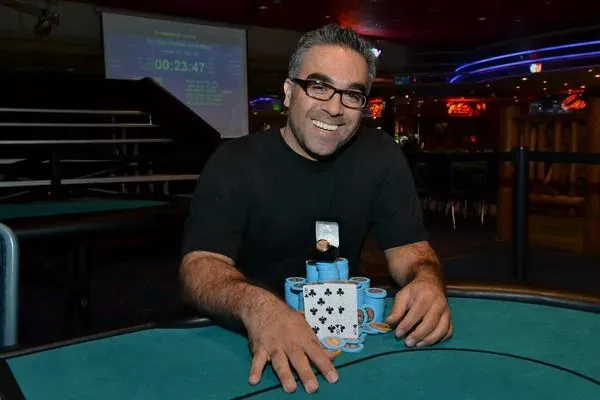 德州扑克钻石:迈克·赫什马蒂在哈维斯太浩湖WSOP巡回赛中夺冠