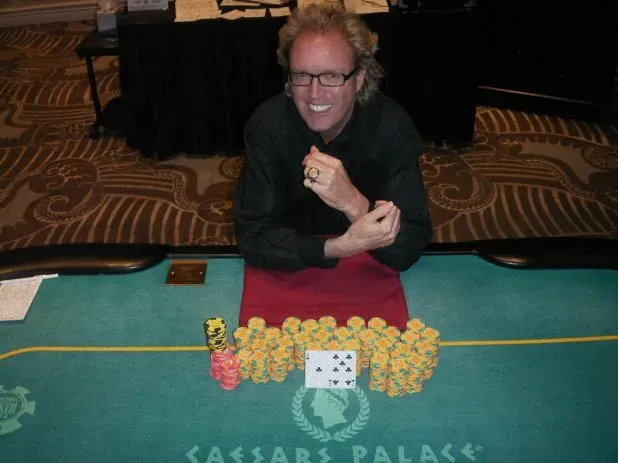 德州棋牌:埃弗里特·卡尔顿在凯撒皇宫 WSOP 巡回赛中赢得冠军
