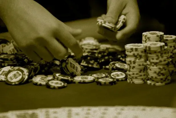 德州扑克奖金最高的平台:Harrah's圣路易斯WSOP巡回赛锦标赛决赛桌确定
