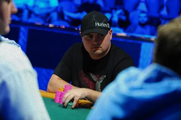 德州扑克平台提现多久到账:2011年WSOP赛事:萨姆·斯坦夺得无限注底池奥马哈冠军