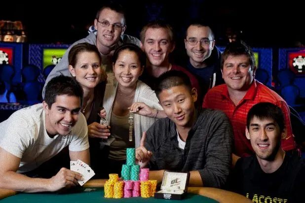 德州扑克能不能长期盈利:2011年WSOP赛事回顾:克里斯·李斩获10局混合赛冠军