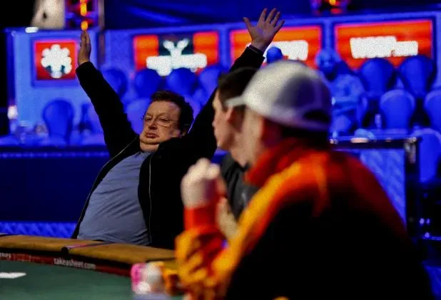 有没有德州扑克水平测试工具:伦纳德·马丁赢得2011年WSOP金手链:25年扑克职业生涯的巅峰