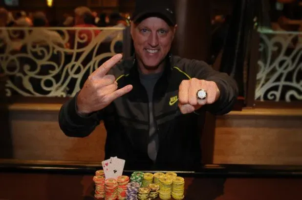 德州扑克多平台:凯文·曼利赢得WSOP巡回赛戒指:扑克生涯再添辉煌